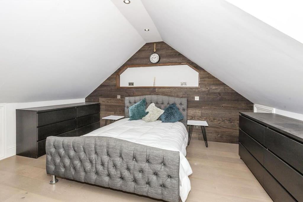 Lovely 2-Bed In Windsor Free Parking, 1 Mile From Legoland Eksteriør billede